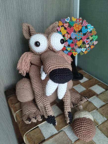 Esquilo Scrat em Crochê - Amigurumi