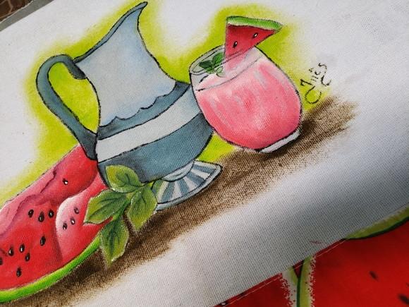 PANO DE PRATO, jarra, melancia e copo com suco
