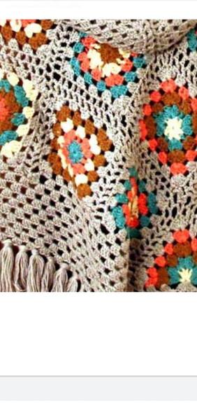 Receita de Croche -poncho de Quadrados com Capuz