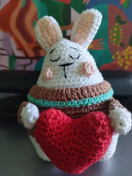 Amigurumi Coelho com Coração (crochê)