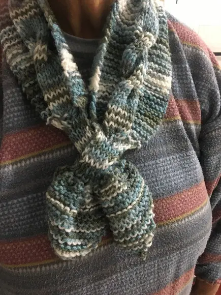 Gola transpassada de lã