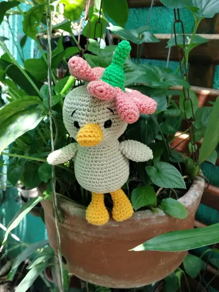 Pato com Flor em Crochê - Amigurumi