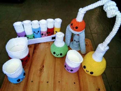 Receita de Amigurumi Laboratório de Química Tradução