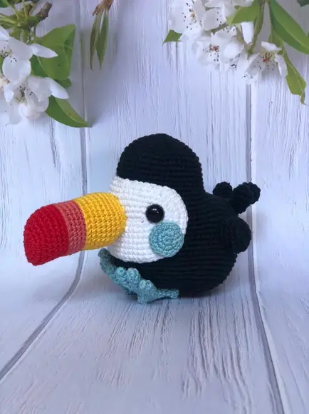 Receita de Amigurumi Tucano Tradução