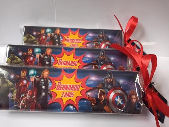 20 Dominó os Vingadores