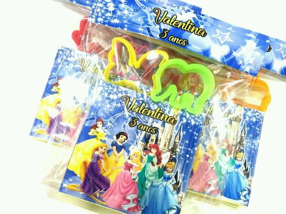 Princesas Kit Massinha com 2 Cortadores