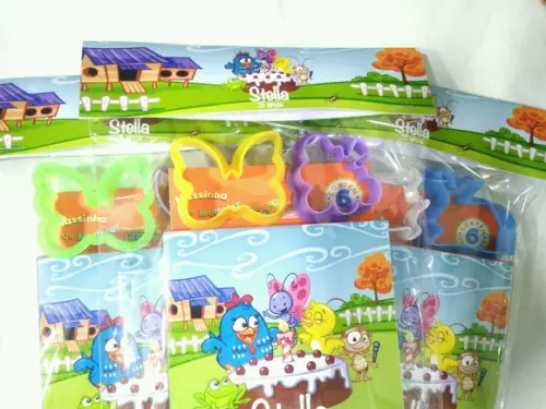 Galinha pintadinha Kit massinha com 2 cortadores