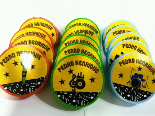 Latinha balada música