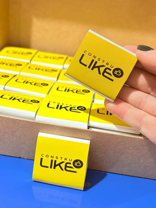 100 Mini Barrinhas Chocolate ao Leite Personalizadas 4x4 9grs