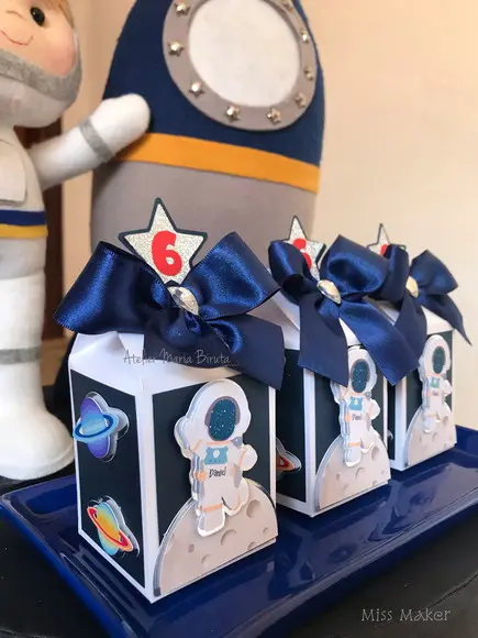 Caixinhas Personalizadas Astronauta Super Luxo