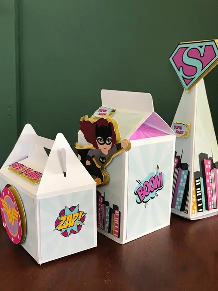 Caixa para Lembrancinha personalizada Super Heroínas luxo