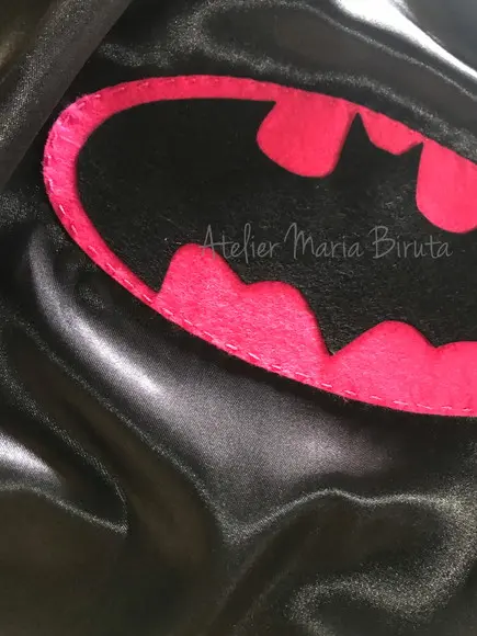 Capa e Máscara Batgirl Infantil