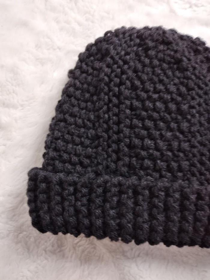 Gorro em Tricô Manual Preto  - Unissex