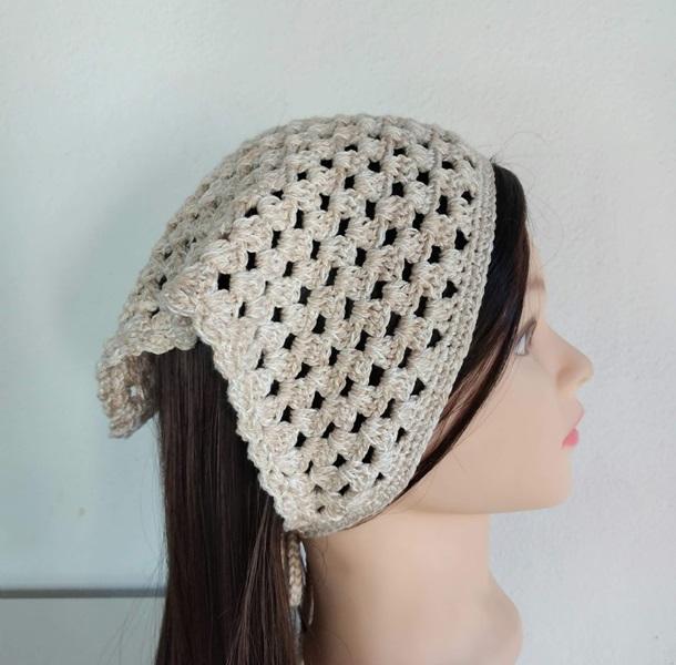 Bandana em  Crochê Bege Claro- lenço para cabelos