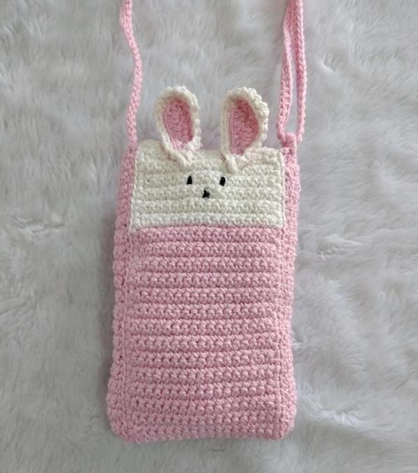 Bolsinha Porta Celular em Crochê Coelhinho