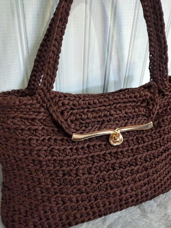 Bolsa de Crochê Forrada com Fio Náutico Marrom - Ideal para Mulheres Elegantes