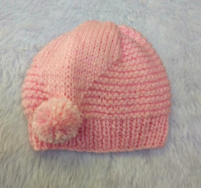 Conjunto Gorro e Sapatinho em Tricô rosa com pompom para Bebê -