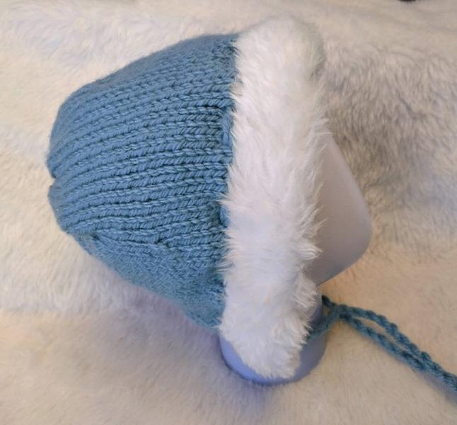 Conjunto Gorro e Sapatinho em Tricô azul com pelucia  para Bebê