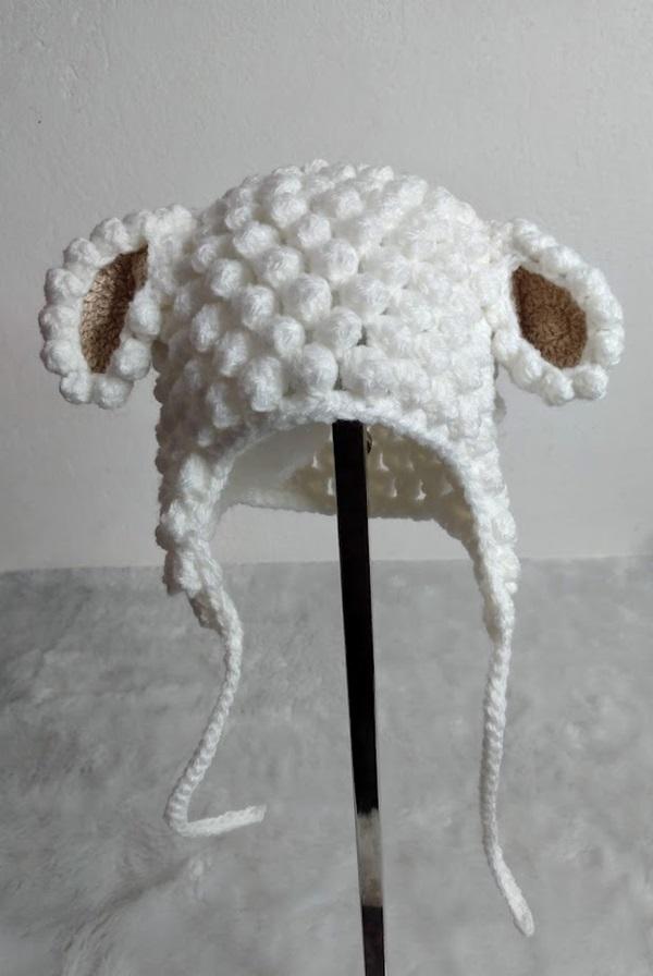 Gorro Infantil de tricô com orelhinhas - Carneirinho