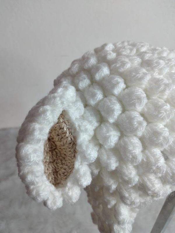 Gorro Infantil de tricô com orelhinhas - Carneirinho