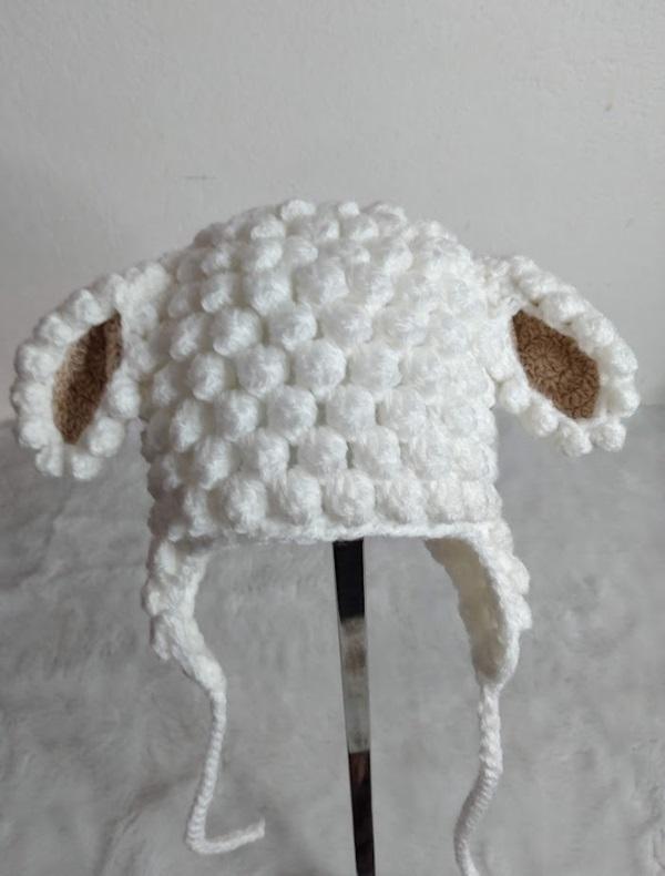 Gorro Infantil de tricô com orelhinhas - Carneirinho