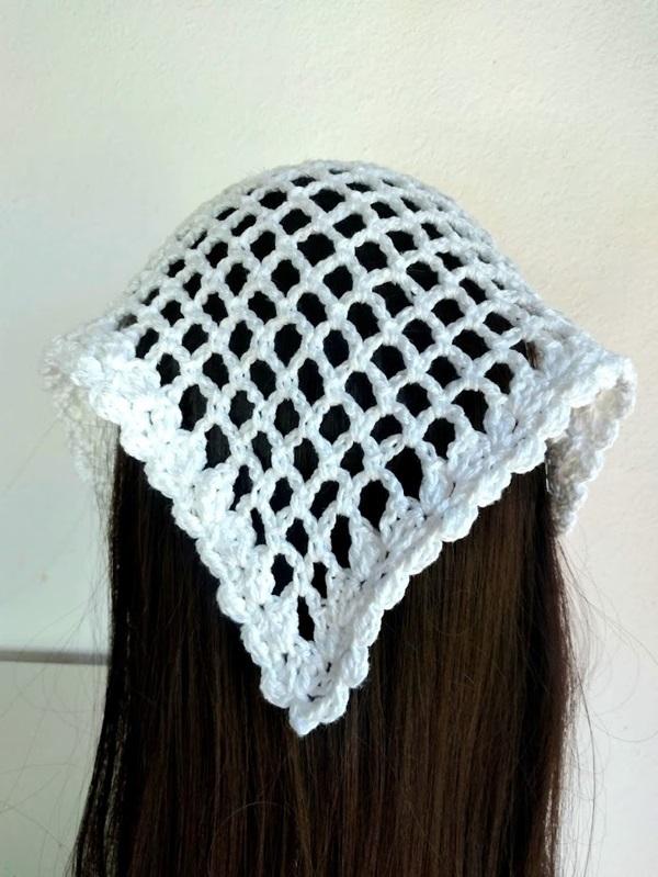 Bandana em  Crochê  arcos branca- lenço para cabelos