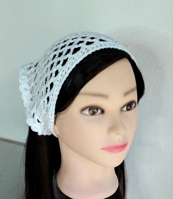Bandana em  Crochê  arcos branca- lenço para cabelos