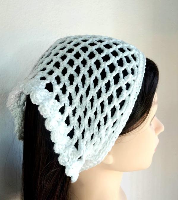 Bandana em  Crochê  arcos branca- lenço para cabelos
