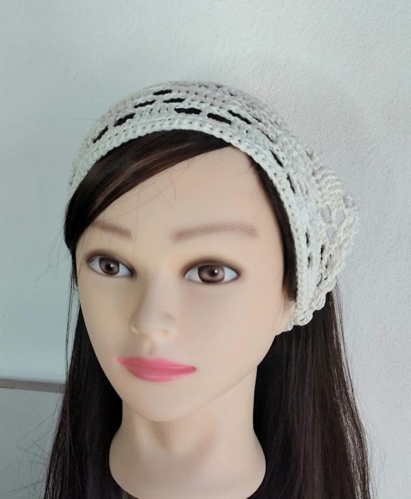 Bandana em  Crochê   branca- lenço para cabelos