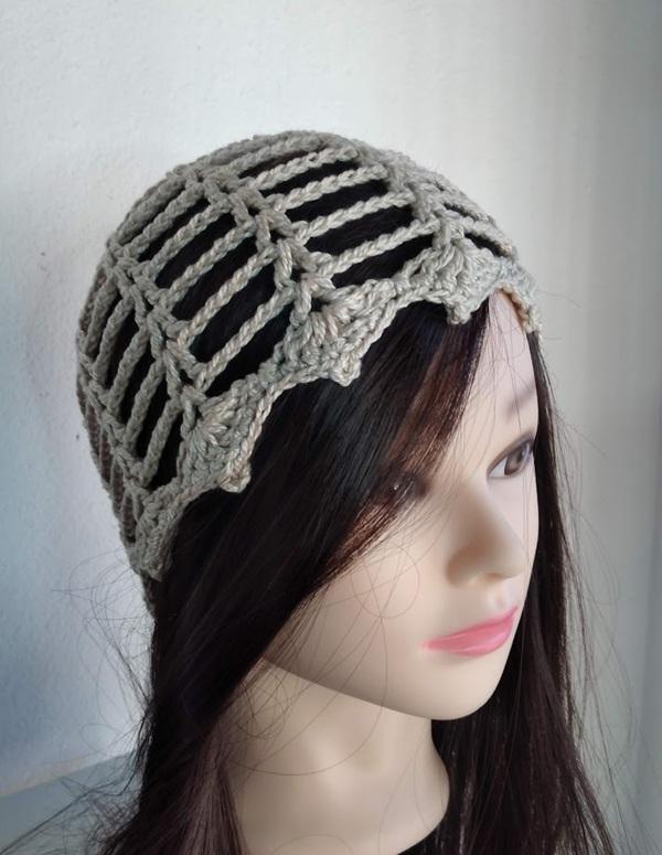 Gorro headpiece em crochê artesanal bege