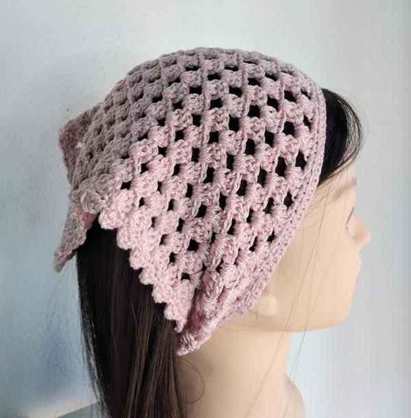 Bandana em  Crochê  rosa - lenço para cabelos