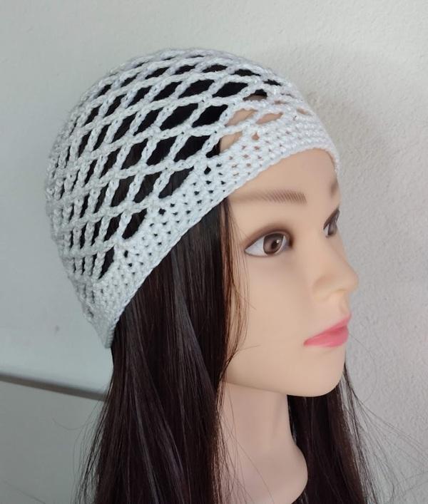 Gorro headpiece em crochê artesanal branco