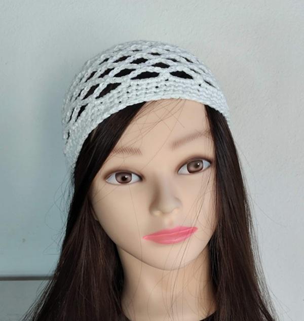 Gorro headpiece em crochê artesanal branco