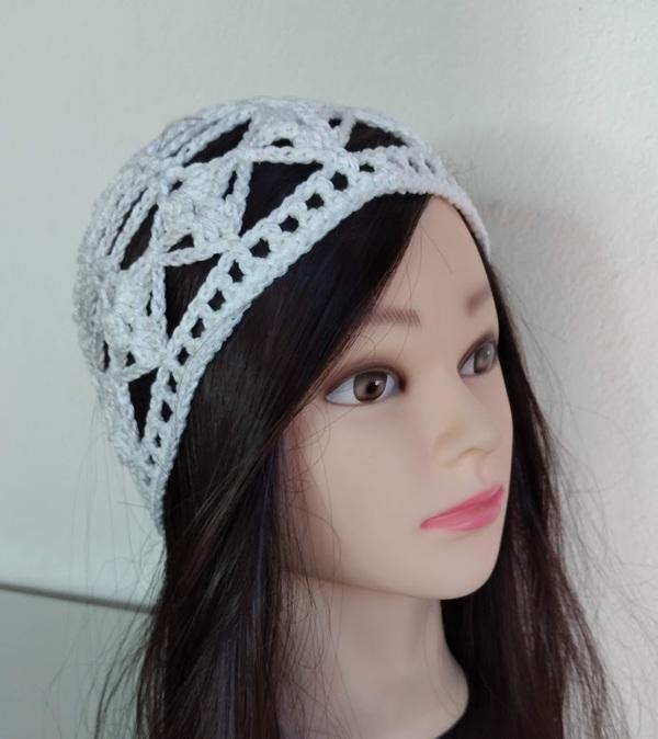 Gorro headpiece em crochê artesanal branco