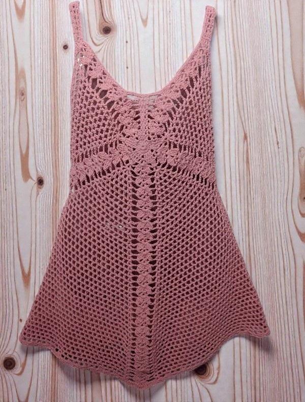 Saída de praia  vestido em crochê   - rosa