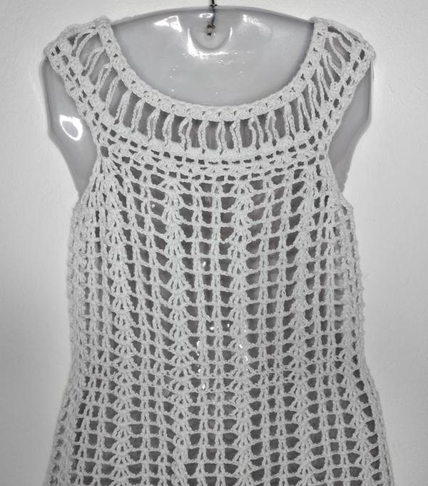 Saída de praia  vestido em crochê   - branca