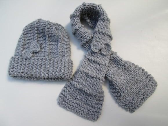 Cachecol e Gorro Infantil em Trico com Laço-  cor Cinza- feito ?