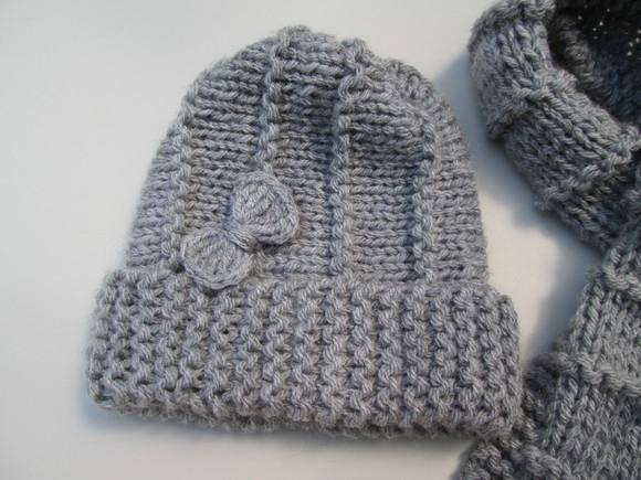 Cachecol e Gorro Infantil em Trico com Laço-  cor Cinza- feito ?