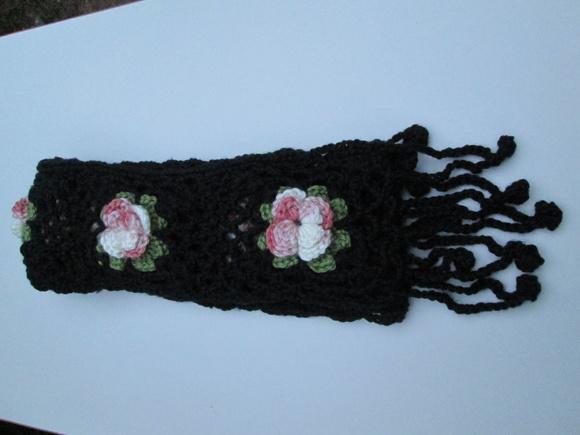 Cachecol em Crochê com Flores.