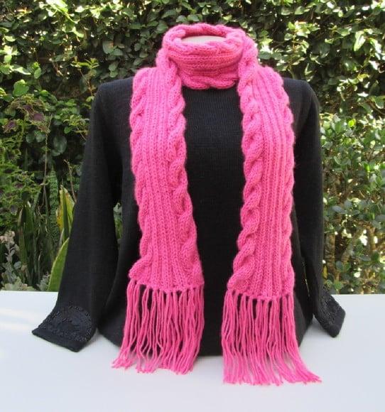 Cachecol em Tricô com Tranças Pink.