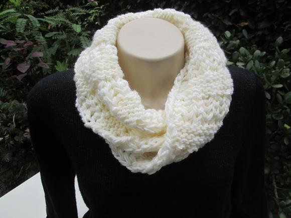 Conjunto Cachecol Gola e Gorro Trico Viena- Cru Natural