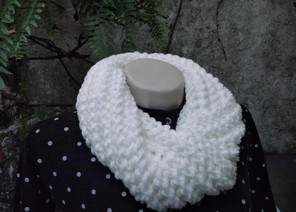 Conjunto Cachecol Maxi Gola e Gorro em Tricô - Branca