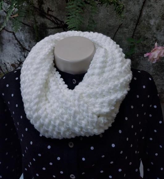 Conjunto Cachecol Maxi Gola e Gorro em Tricô - Branca