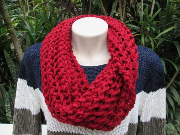 Conjunto Cachecol Maxi Gola e Gorro em Tricô- Vinho