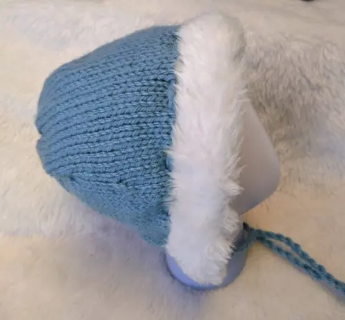 Conjunto Gorro e Sapatinho em Tricô azul com pelucia para Bebê