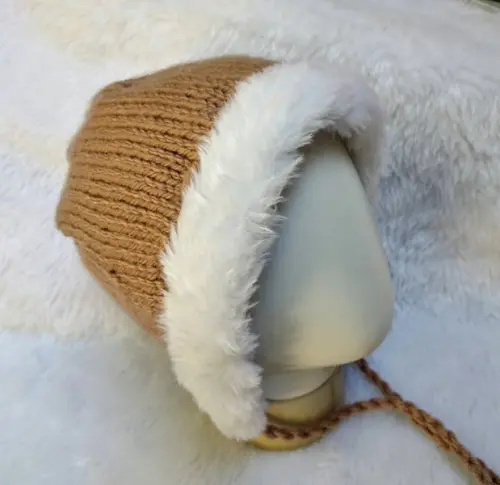 Conjunto Gorro e Sapatinho em Tricô com pelucia para Bebê