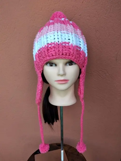 Gorro Infantil de crochê com tapa orelhas e pompom