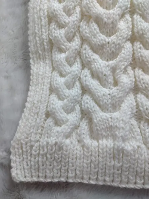 Cachecol em tricô com tranças - off white