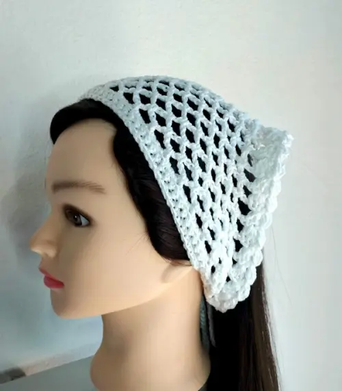 Bandana em  Crochê  arcos branca- lenço para cabelos