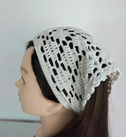 Bandana em  Crochê   branca- lenço para cabelos